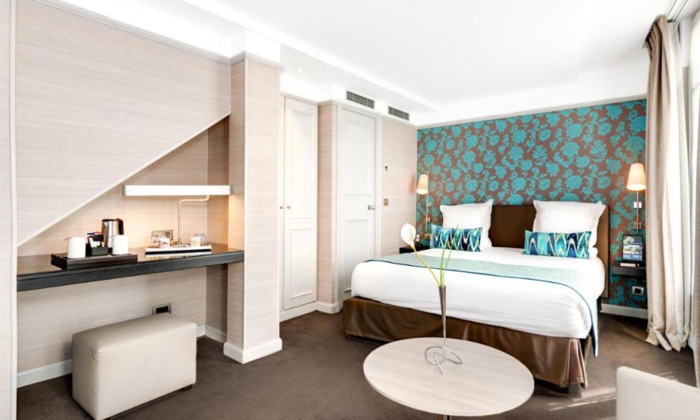 8 Great Paris Hotels For Solo Travelers