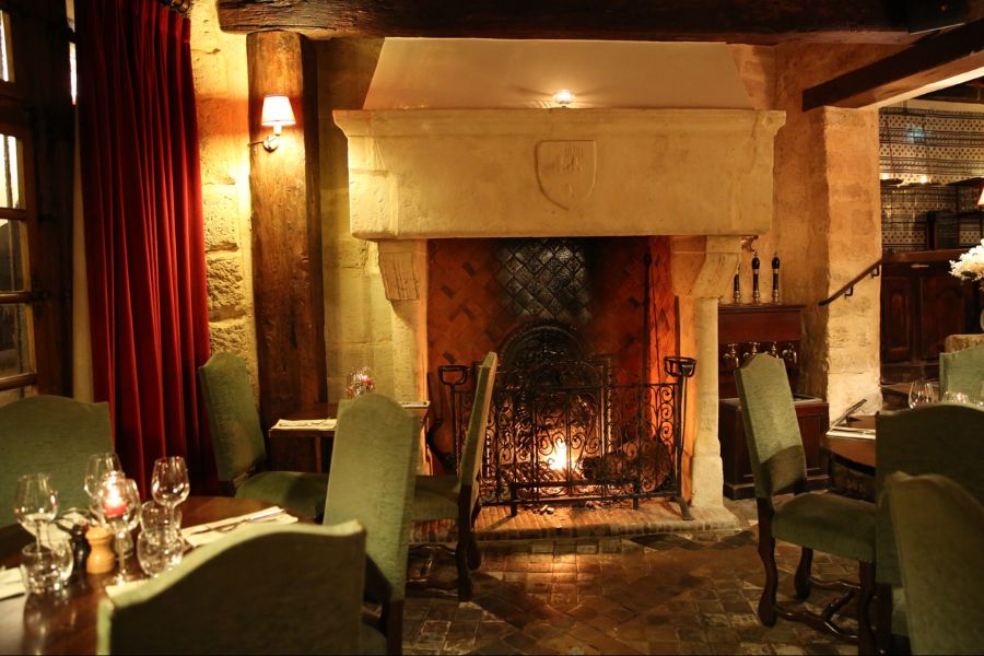 8 Super Cozy Bars and Restaurants in Paris you Have to Visit
