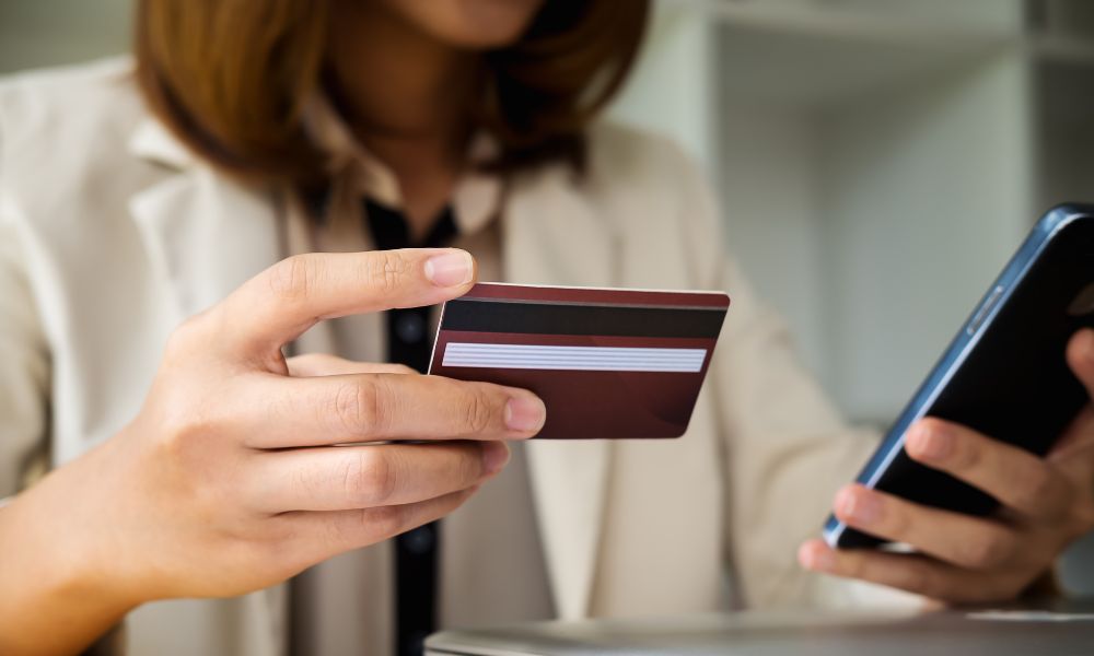 Best Credit Cards for Americans to Use When Visiting France