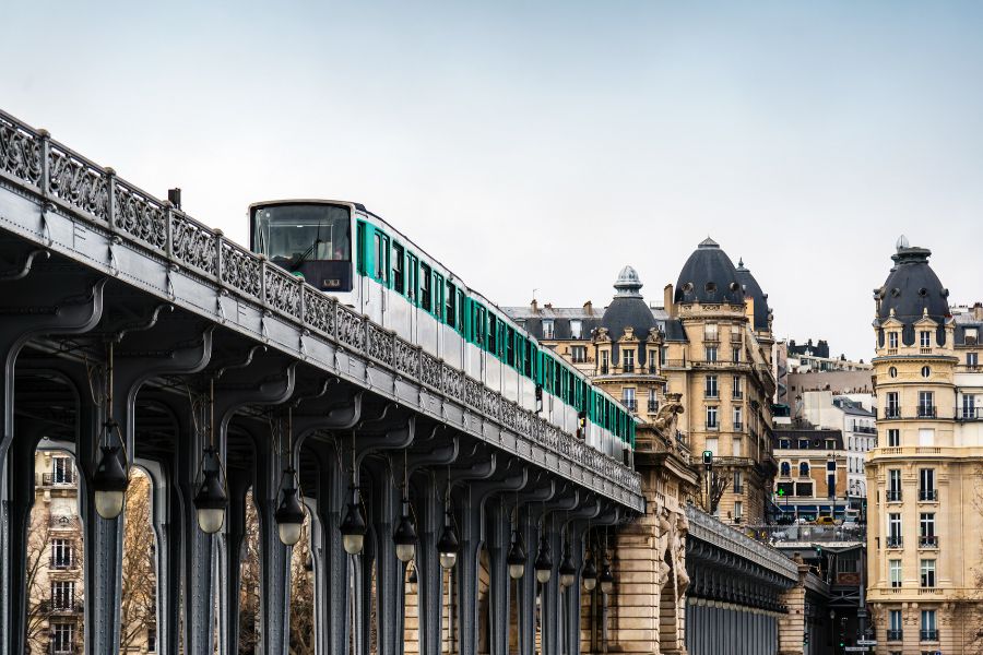 Important Things to Know Before Using Public Transport in Paris