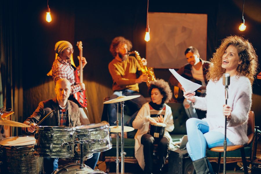 10 Incredible Jazz Bars You Must Visit in Paris