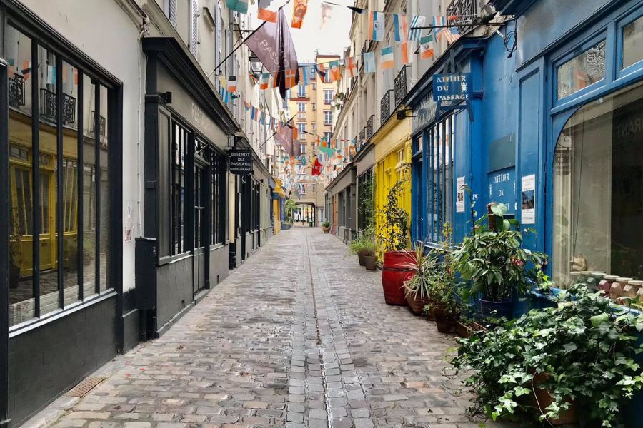 Secret Passageways you HAVE to Visit in Paris