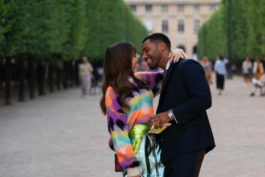 Emily in Paris filming locations: This is an image of Emily with her new boyfriend Alfie in the gardens.