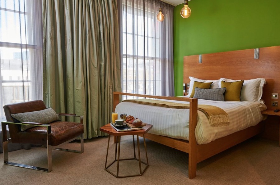 Top Hostels in Paris for Budget Travellers
