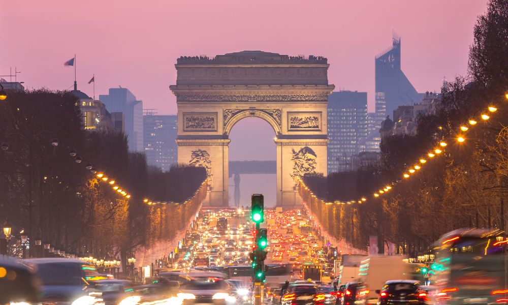 5 Biggest Paris Hotel Mistakes (that’ll cost you money)
