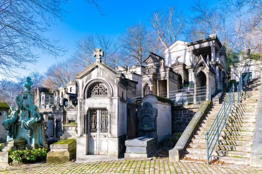 This is an image of some graves in Paris.