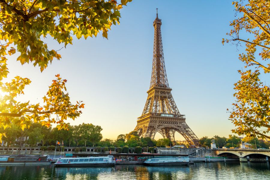 This is an image of the Eiffel Tower from across the other side of the Seine River.